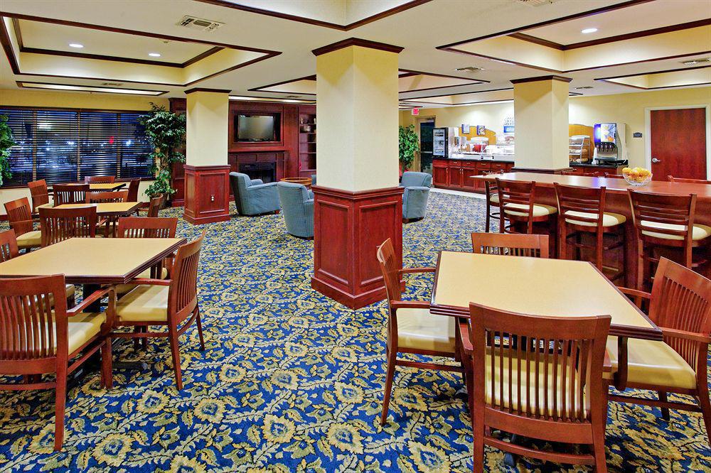 Holiday Inn Express & Suites San Antonio West Sea World Area By Ihg Ресторан фото