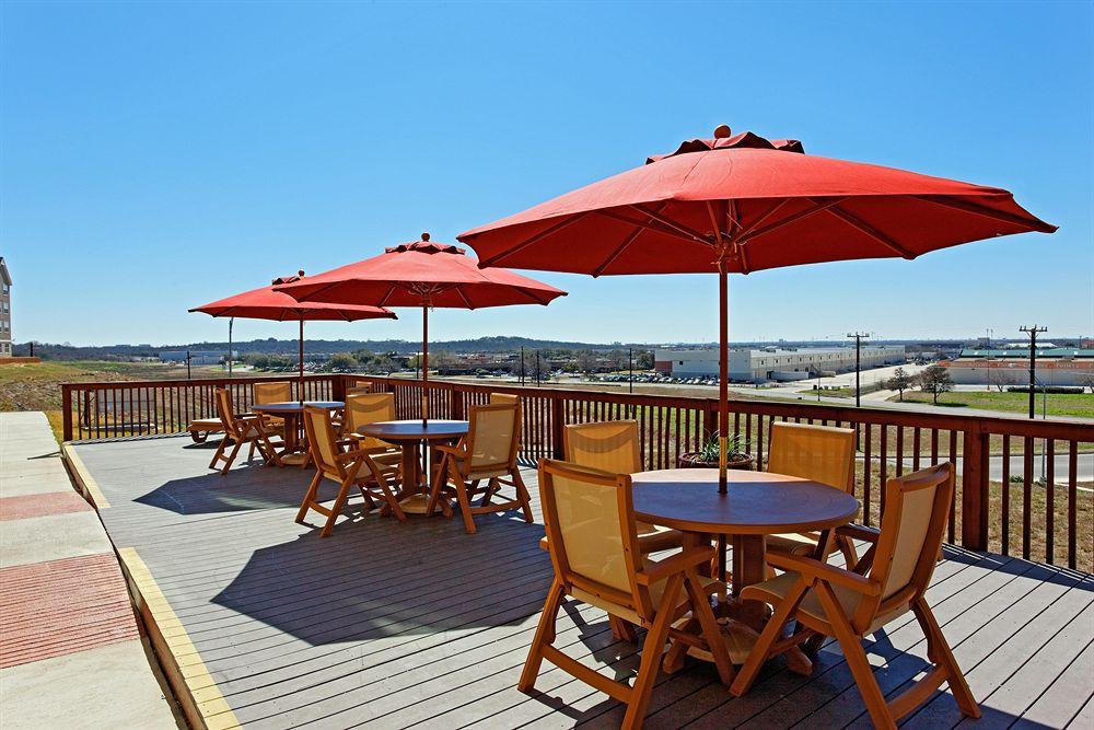Holiday Inn Express & Suites San Antonio West Sea World Area By Ihg Ресторан фото