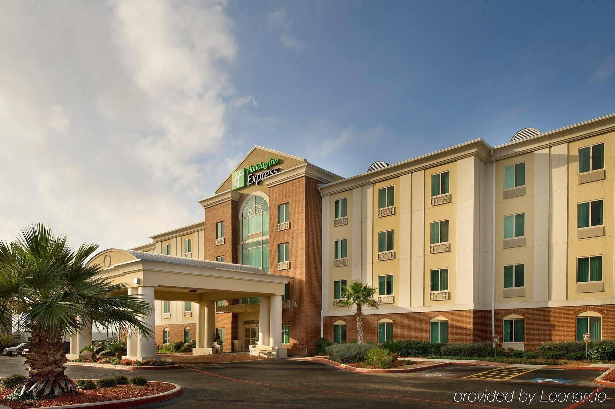 Holiday Inn Express & Suites San Antonio West Sea World Area By Ihg Экстерьер фото